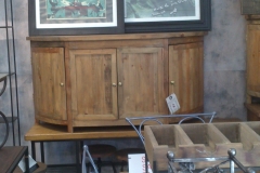 MAIN STORE 220 ALBERT 556